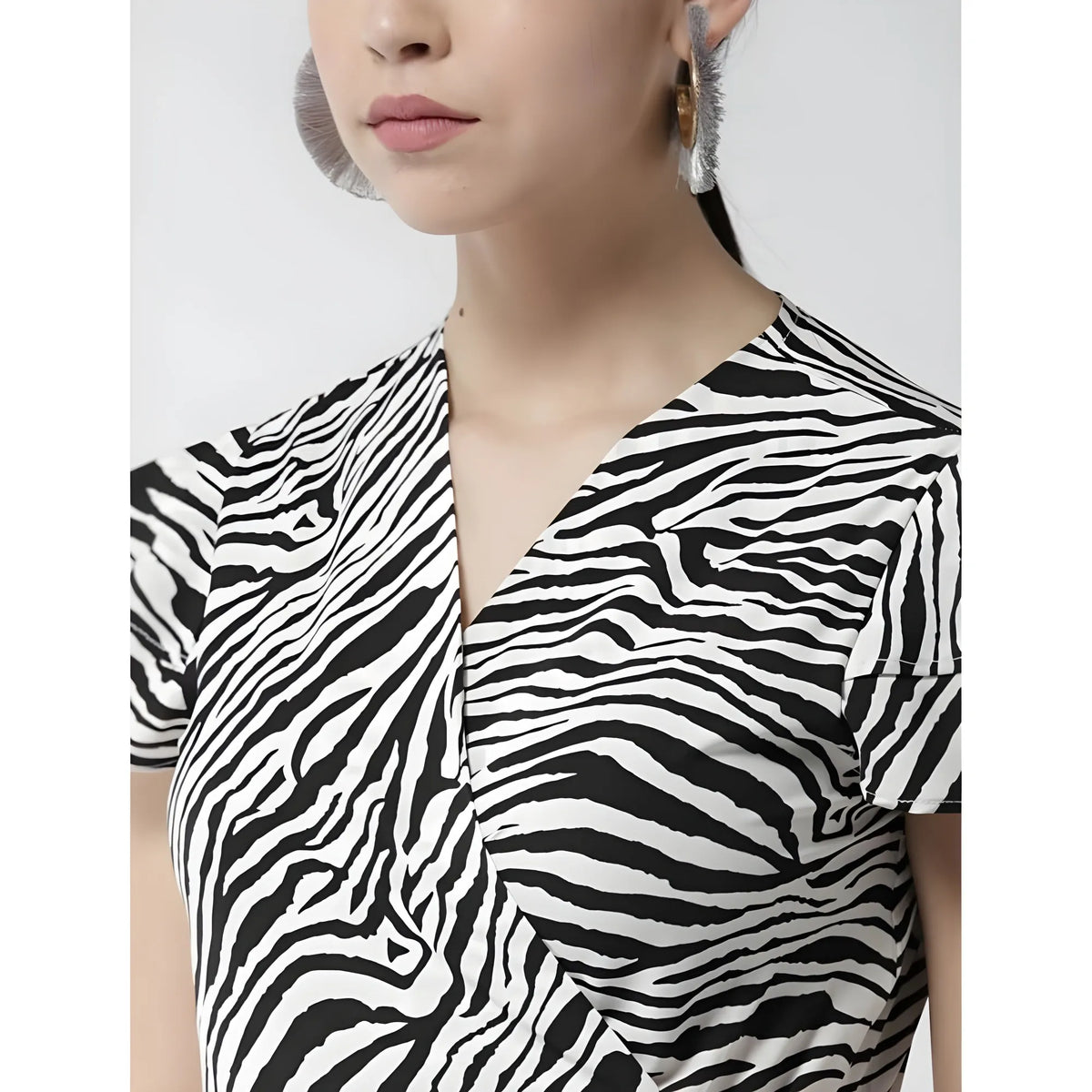 Women's Polyester Animal Print Short Sleeve Knee-Length Dress (Black - White)