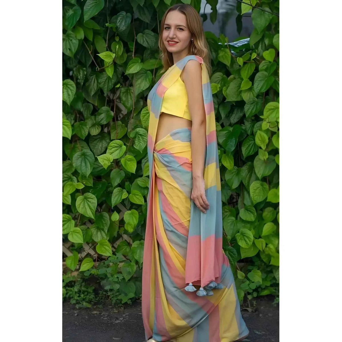 Nayra Linen Printed Saree With Unstitched Blouse