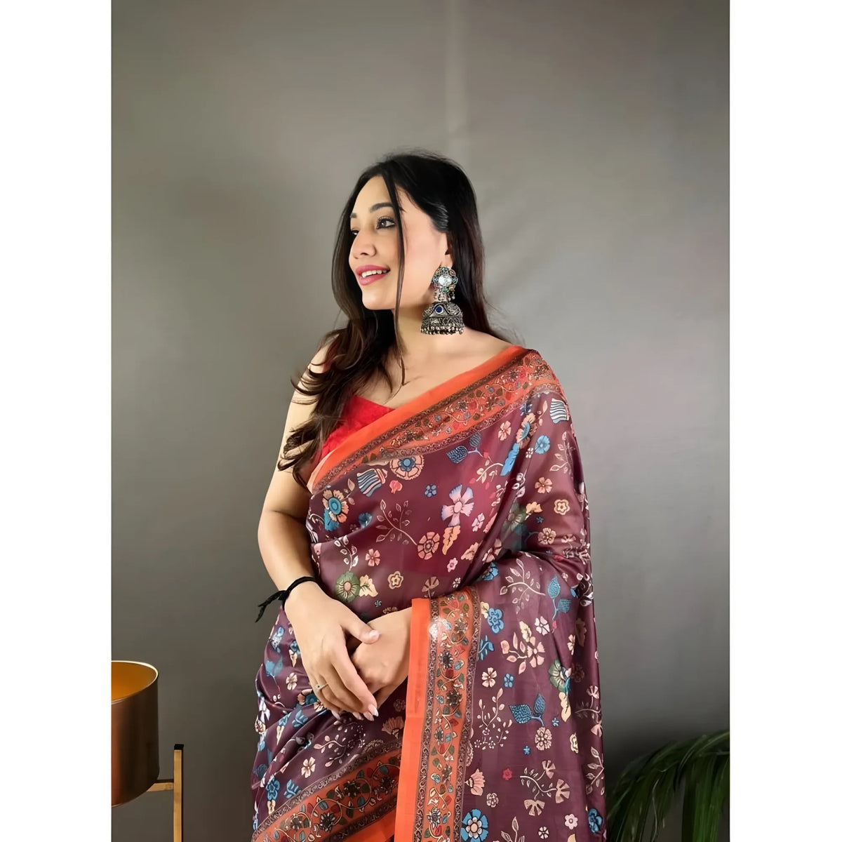 Tavira Linen Printed Saree With Unstitched Blouse